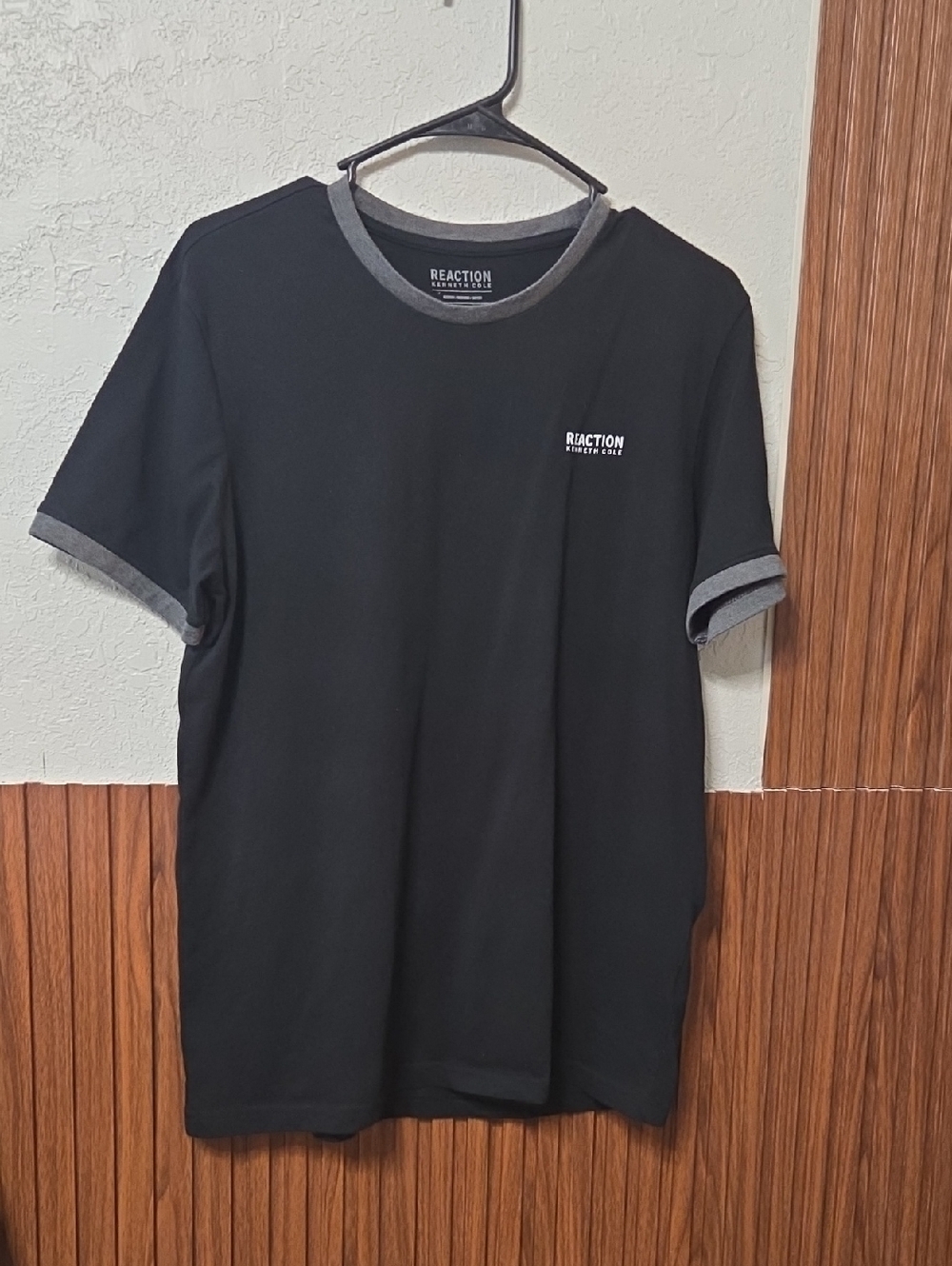 Kc Reaction Black Short-Sleeve Ringer Tee with Gray Trim Medium Sz [1157]